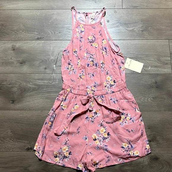 New romper. - Picture 1 of 3